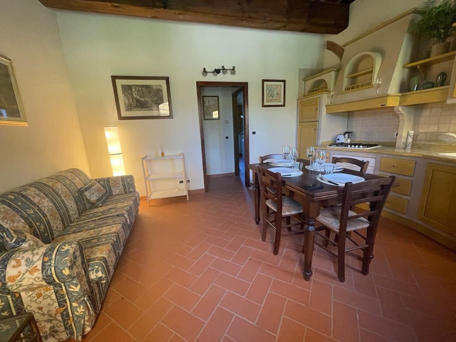 ארצו Casa Vacanza Villaggio Poggio Rosso מראה חיצוני תמונה